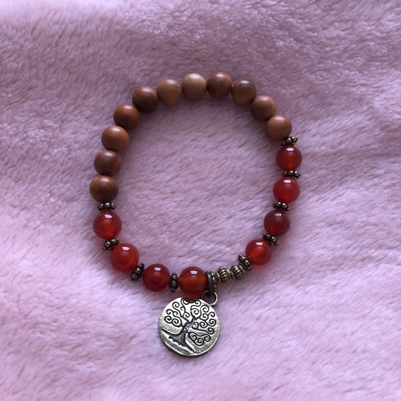 ❗️5/$25❗️yew wood & fire agate bracelet - Picture 1 of 1